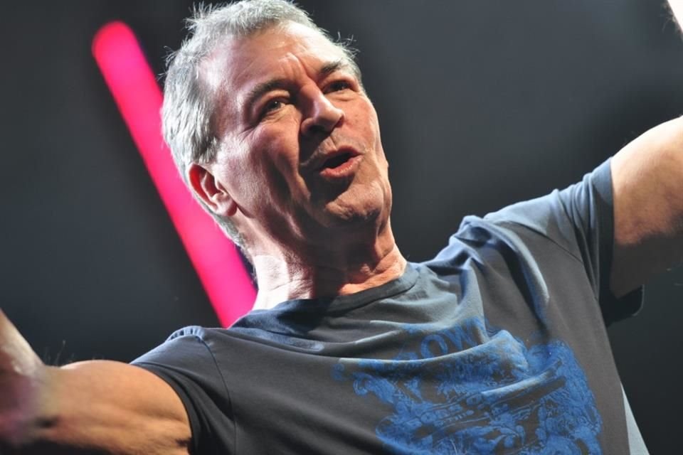 El cantante Ian Gillan, vocalista de Deep Purple, reveló el deterioro que ha tenido su vista, por lo que ya piensa en el retiro.