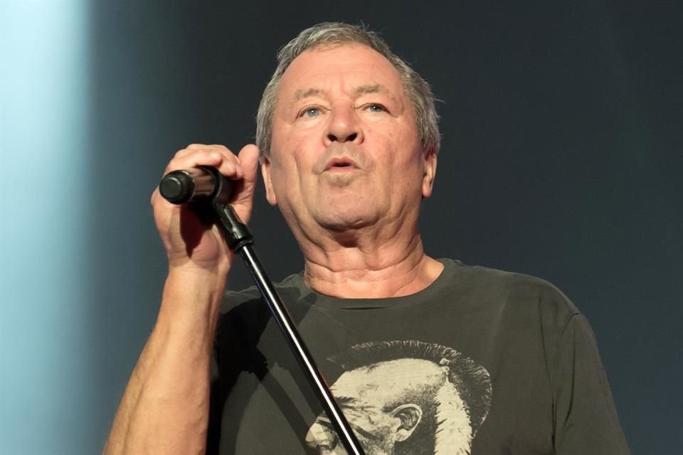 Ante esta situación de salud, el rockero se sinceró sobre el futuro de su carrera sobre los escenarios y dijo que se retirará si es necesario.