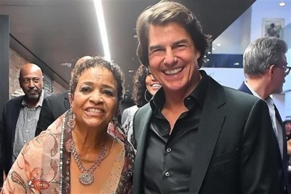 Los actores Tom Cruise y Debbie Allen celebraron por adelantado la entrega de sus premios Óscar honoríficos, los cuales recibirán este domingo.