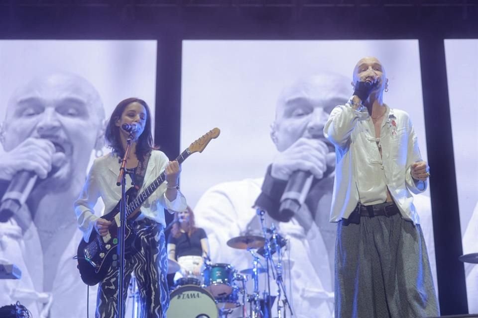 La banda británica James conquistó el C. Capital con un set lleno de clásicos y euforia.