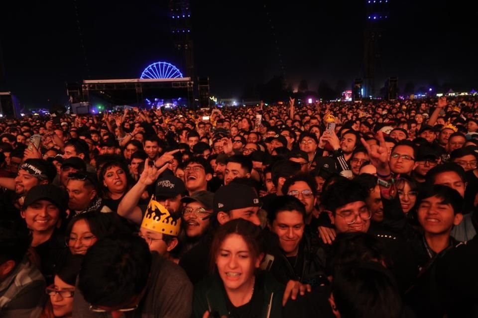Miles de fans vibraron, cantaron y saltaron al ritmo de Linkin Park en CDMX, cerrando la gira 2025 con emoción y energía desbordante.
