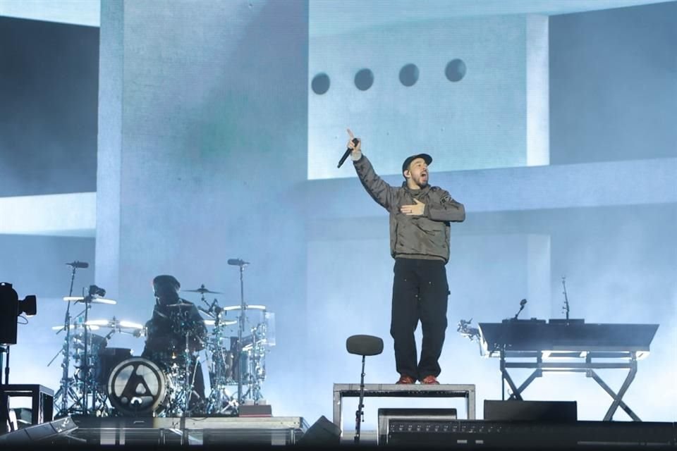 Emily Armstrong y Mike Shinoda lideraron el explosivo cierre de Linkin Park en el C.Capital.