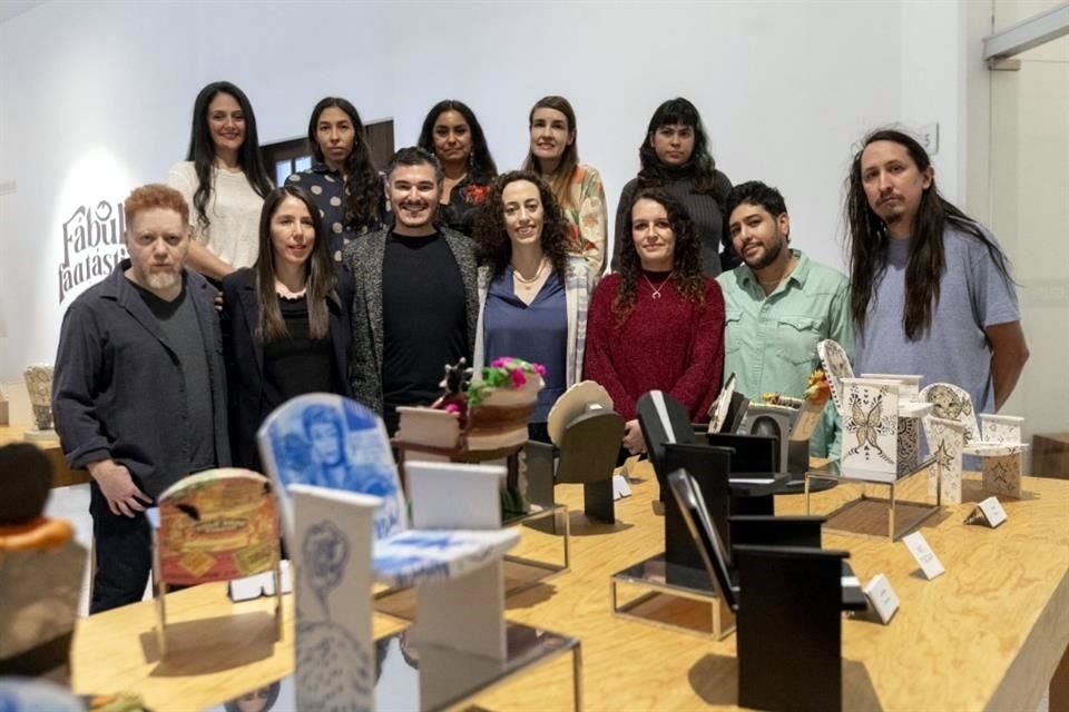 Artistas participantes en la exposición de butacas de la séptima edición de los Premios del Público a las Artes Escénicas.