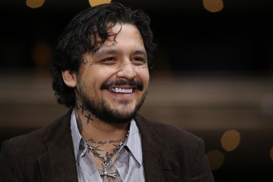 Durante la sesión, se escucharon los argumentos de ambas partes y se determinó que no existía un mínimo probatorio para vincular a proceso a Nodal y sus padres.