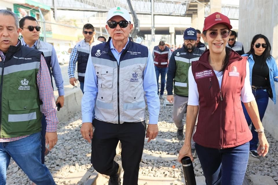 Para constatar las obras que se realizan en San Pedro Tlaquepaque, autoridades municipales y estatales realizaron un corrido de supervisión.