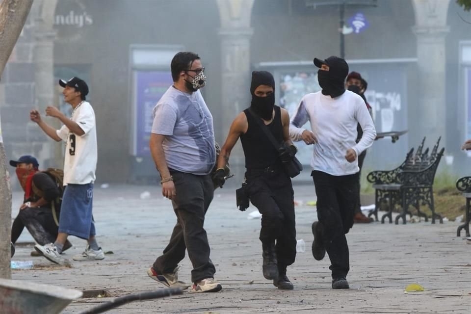 Tras la protesta del sábado en el Centro tapatío, el llamado 'Bloque Negro' sustrajo material y herramientas con valor de 200 mil pesos.
