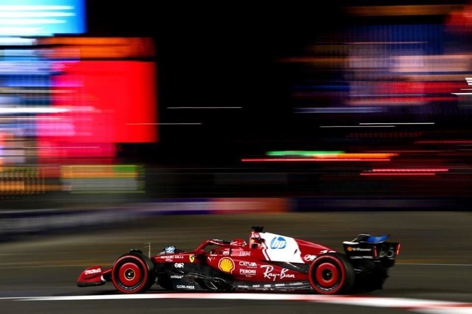 Charles Leclerc dominó la práctica al detener el cronómetro en 1'34'802.