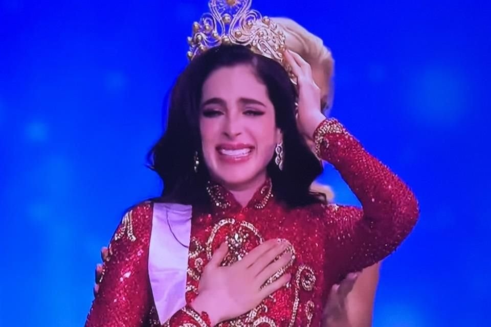 La mexicana Fátima Bosch se alzó con la corona de Miss Universe 2025, ganando ante la principal favorita, Praveenar Singh, de Tailandia.