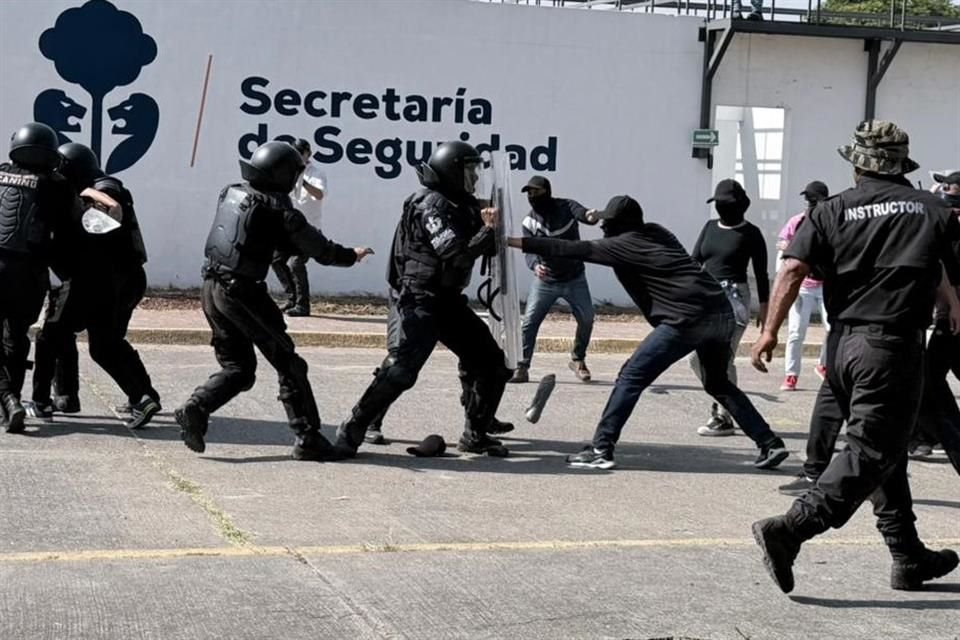 La Policía francesa capacitó a elementos de corporaciones Metropolitana, Guadalajara y Zapopan, de cara al Mundial y eventos con multitudes.