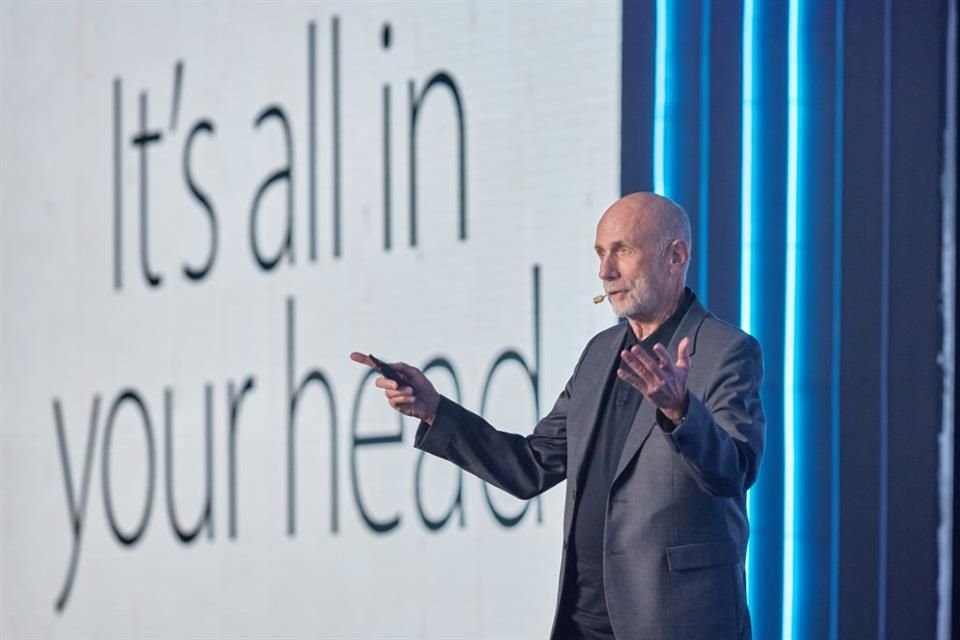 Ken Segall, ex director creativo de Apple y colaborador cercano de Steve Job, cerró el Innovation Fest 2025 en Guadalajara.