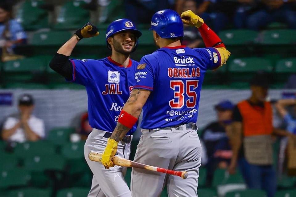 Los Charros de Jalisco comenzaron la serie en Guasave con el pie derecho, al ganar 7-4 a los Algodoneros.