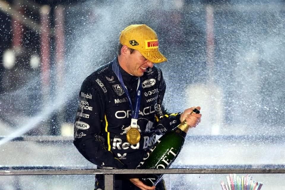 El neerlandés aún aspira al título de la F1.