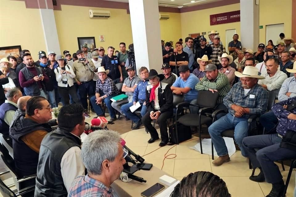 Productores de Jalisco se reunieron con delegados del Gobierno Federal para exigir soluciones a la crisis de comercialización del maíz.