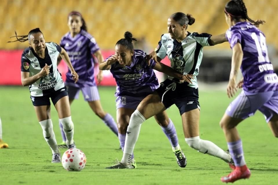 Tigres Femenil sufrió su primera derrota del Apertura 2025 al caer 3-2 con Pachuca en el Estadio Universitario.