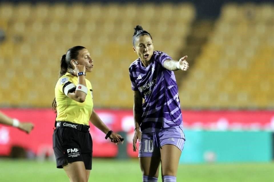 Tigres Femenil sufrió su primera derrota del Apertura 2025 al caer 3-2 con Pachuca en el Estadio Universitario.