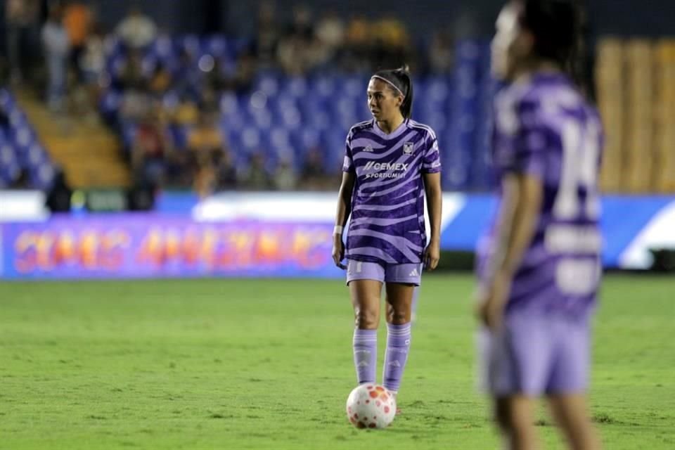 Tigres Femenil sufrió su primera derrota del Apertura 2025 al caer 3-2 con Pachuca en el Estadio Universitario.