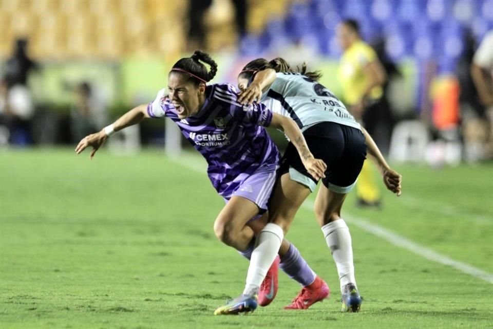Tigres Femenil sufrió su primera derrota del Apertura 2025 al caer 3-2 con Pachuca en el Estadio Universitario.