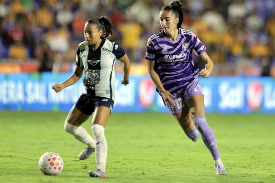 Tigres Femenil sufrió su primera derrota del Apertura 2025 al caer 3-2 con Pachuca en el Estadio Universitario.
