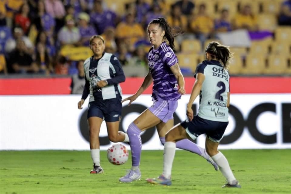 Tigres Femenil sufrió su primera derrota del Apertura 2025 al caer 3-2 con Pachuca en el Estadio Universitario.