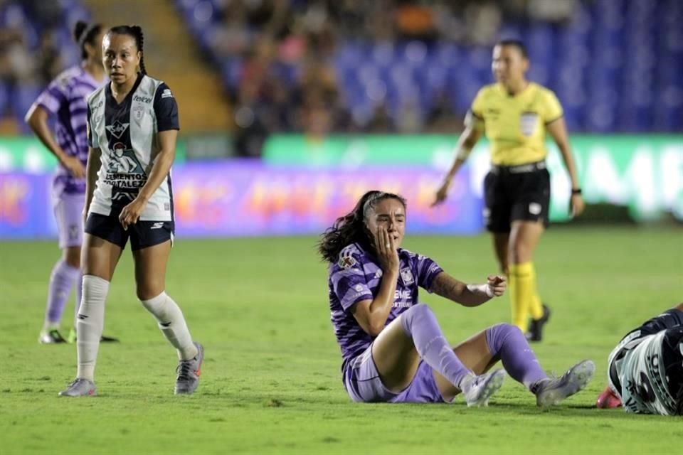 Tigres Femenil sufrió su primera derrota del Apertura 2025 al caer 3-2 con Pachuca en el Estadio Universitario.