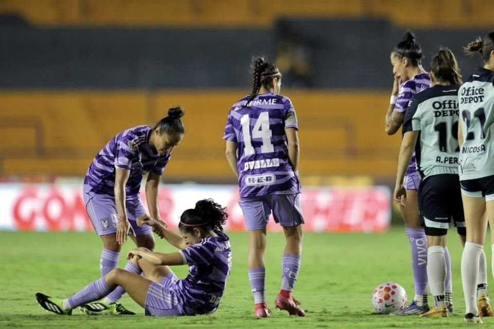 Tigres Femenil sufrió su primera derrota del Apertura 2025 al caer 3-2 con Pachuca en el Estadio Universitario.