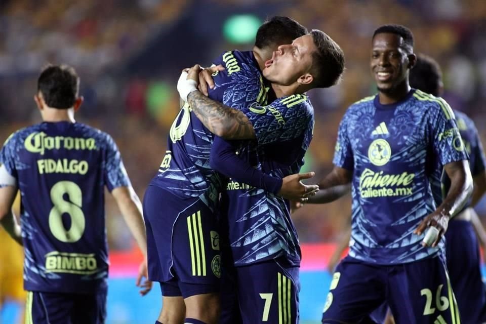 Érick Sánchez logró doblete.