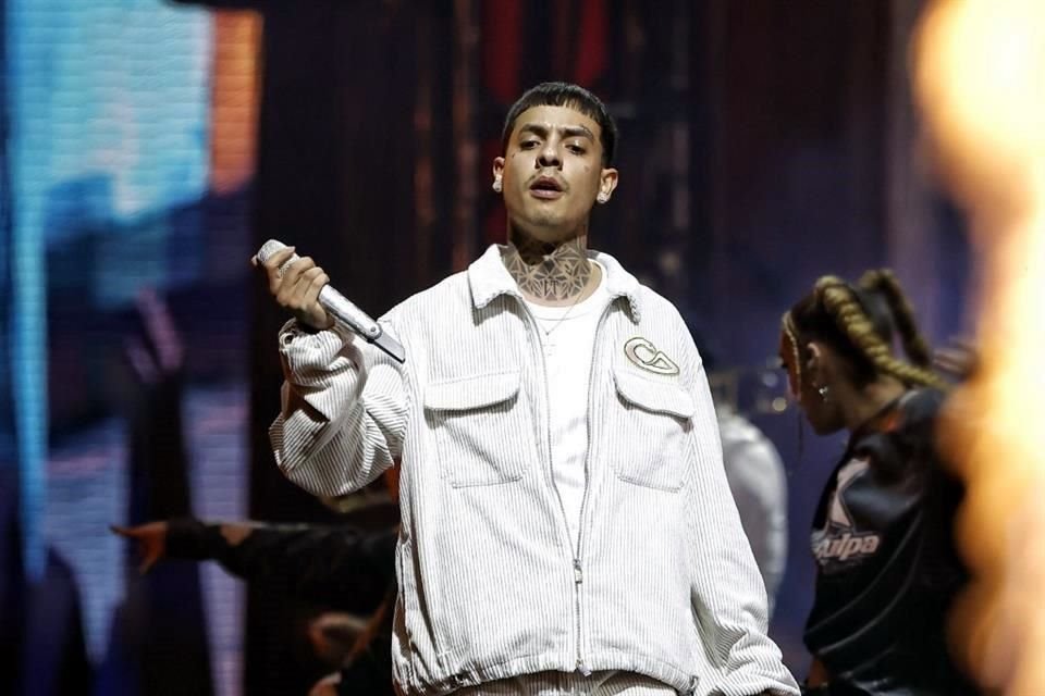 El cantante Natanael Cano reparó los daños a los técnicos de sonido del incidente en Baja Beach Fest, informó su disquera.