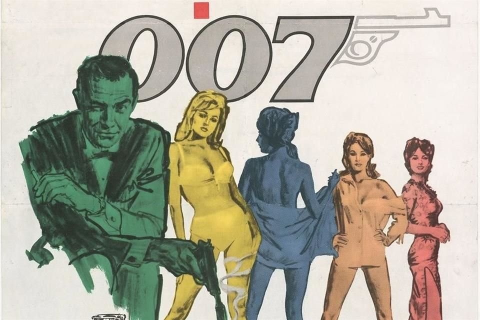 Caroff es más recordado por conceptualizar la imagen del 007 con una pistola integrada, imagen que se usa hasta el día de hoy en la franquicia del agentes secreto.