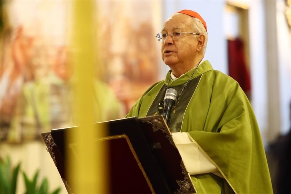 El Cardenal Francisco Robles Ortega señaló que expertos deben analizar la posible construcción de un segundo piso en Avenida López Mateos.