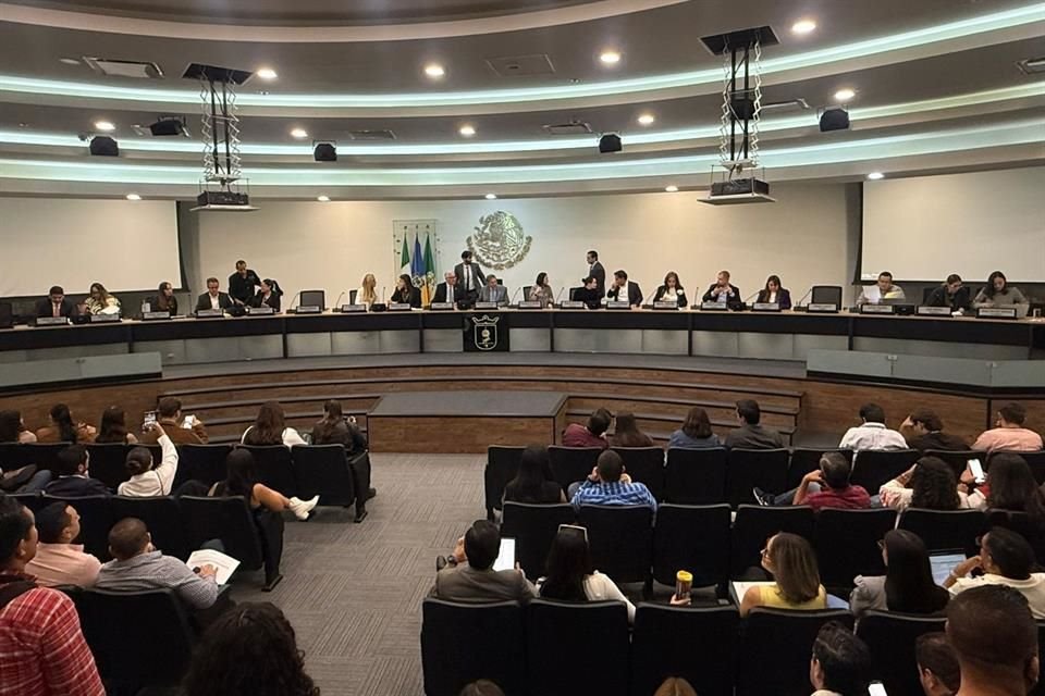 En sesión del Pleno, el Alcalde zapopano, Juan José Frangie, presentó la iniciativa que propone egresos por 13 mil 147 millones de pesos el próximo año.