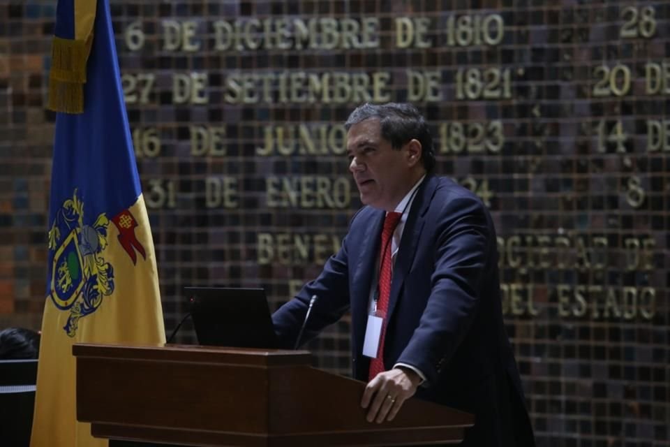 Durante la Glosa del Primer Informe de Gobierno, el director del IPEJAL enfrentó reclamos por desfalco en el organismo y falta de medicinas.
