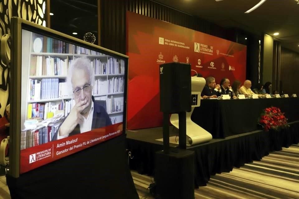 Al darse a conocer el fallo del premio, el jurado destacó que Maalouf da voz a los desarraigados y muestra que nuestras identidades están constituidas de cruces y pasajes, más que de muros.