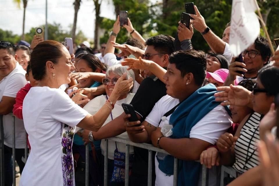 El costo de la gasolina disminuirá, según la Presidenta Claudia Sheinbaum, una vez que el Tren Maya inicie operaciones como vía de carga, proyecto prometido por la 4T desde el sexenio anterior.