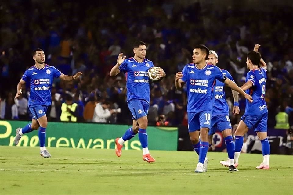 Gabriel Fernández acertó el tiro penal para definir el 1-1 en la ida.