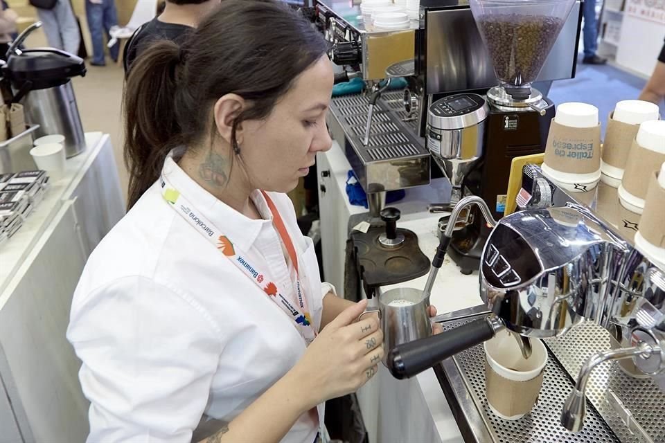 Taller de Espresso tiene cortesías con cafeína para los lectores de la editorial de la Universidad de Guadalajara.