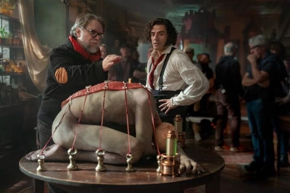 Frankenstein está protagonizada por Oscar Isaac como Victor Frankenstein.