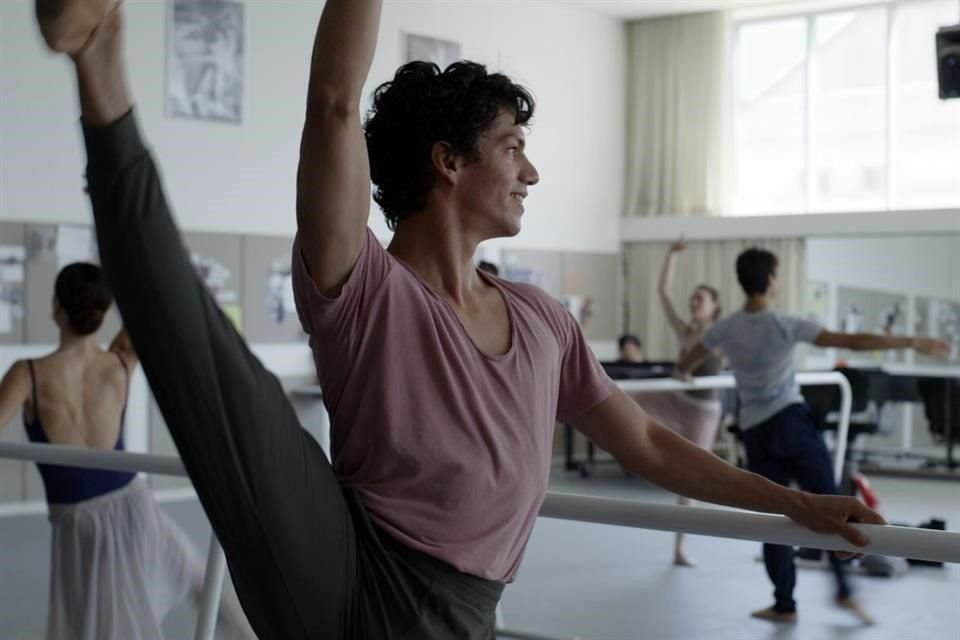 Isaac Hernández en una escena de Dreams.