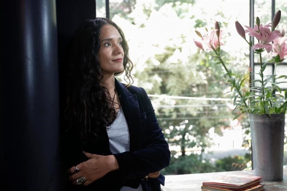 La escritora Alma Delia Murillo se adentra en el dolor de las madres buscadoras en su más reciente libro.