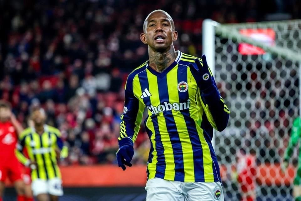 Talisca fue la figura del partido.