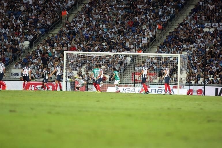 Observa las acciones del duelo Rayados-León