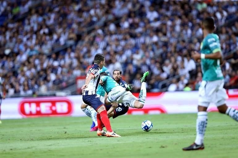Observa las acciones del duelo Rayados-León