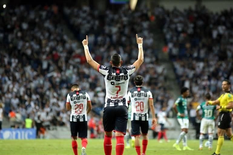 Rogelio Funes Mori marcó el tercero en los minutos finales del partido.