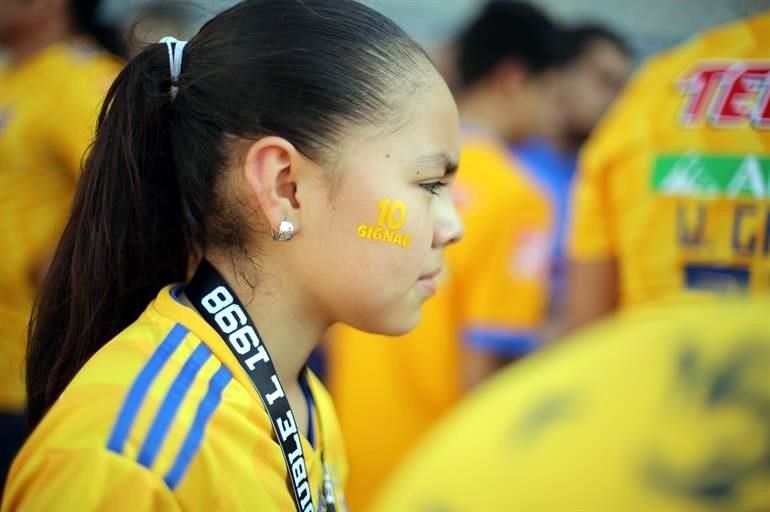 Repasa las imágenes del ambiente desde el Universitario. Tigres vs. Necaxa.