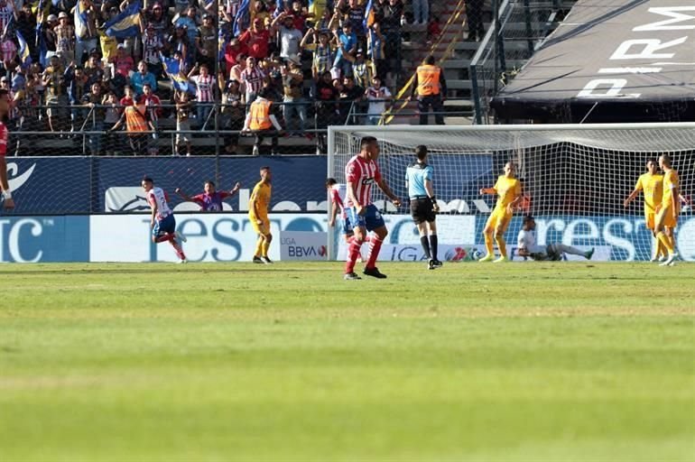Al final los Tigres se tuvieron que conformar con el empate.