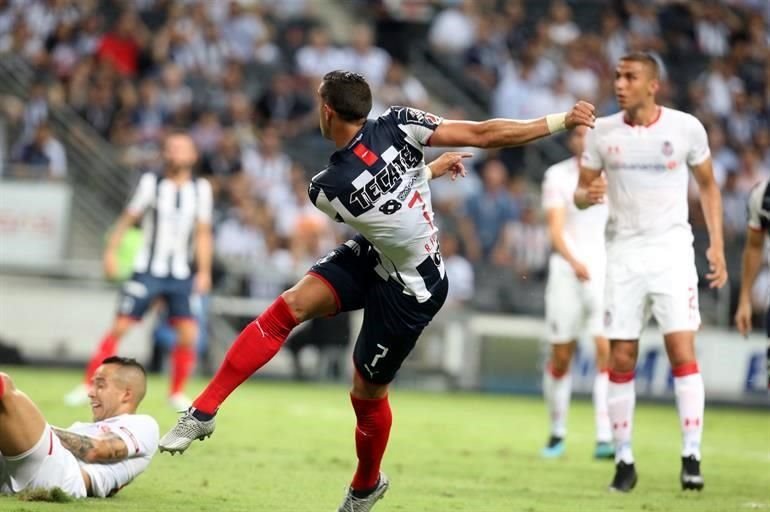 Más de las imágenes del duelo Rayados-Toluca.