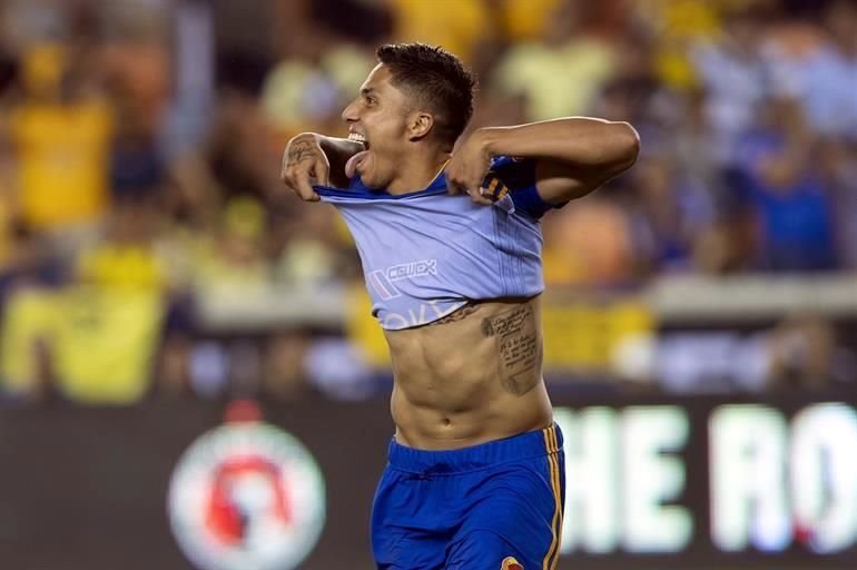 Carlos Salcedo, quien había provocado el penal del 1-1 parcial, anotó en la serie de penaltis el tiro decisivo para avanzar a la Final.