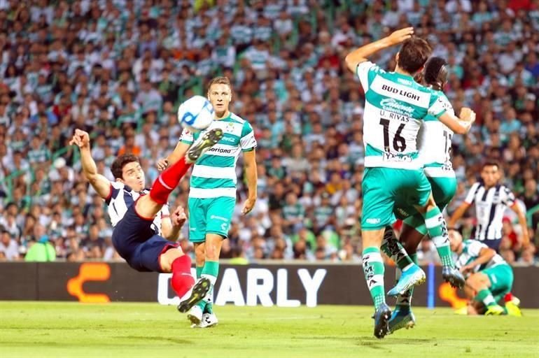 Los mejores momentos del partido Santos-Rayados.