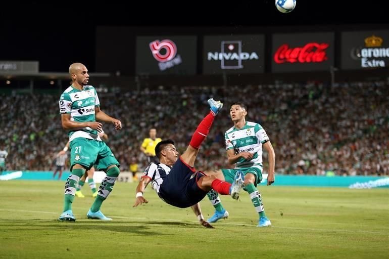 Los mejores momentos del partido Santos-Rayados.