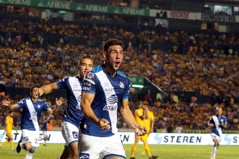 El delantero canadiense no perdonó y festejó en grande su anotación.