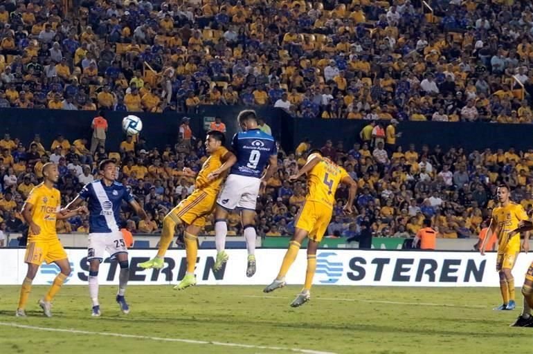 Los Tigres siguen sin levantar en el torneo y pasaron de la 'empatitis' a la derrota, al caer en casa 1-0 ante Puebla, justo antes del Clásico Regio.